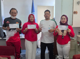 Meriahkan HUT RI ke-81, Keluarga Besar 12 Media Adu Strategi di Lomba Domino