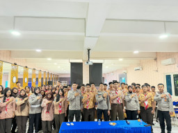Cegah Hoaks dan Deepfake, Polres Tanjung Perak Bekali Pelajar dengan Pemahaman AI