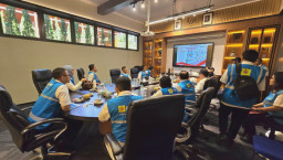 Sambut Hari Pelanggan Nasional, Dirut PLN Tinjau Langsung Keandalan Listrik Peringatan HUT ke-81 RI