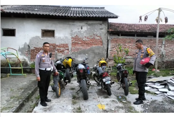 Tindak Tegas, Polsek Menganti Telah Mengadakan Giat Operasi Rutin Pengguna Knalpot Brong