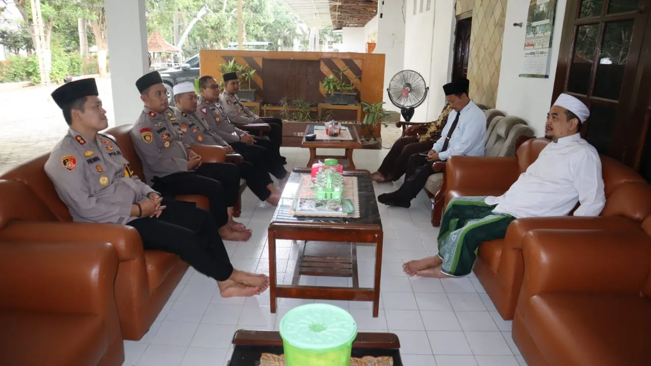 Pesan Pemilu Damai, Kapolres Sumenep Silaturahmi ke Ponpes Al Amien Sumenep