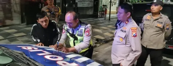 Polsek Dukuh Pakis Giat Razia Tilang Pengendara Sepeda Motor Berknalpot Brong Tidak Sesuai Spesifikasi
