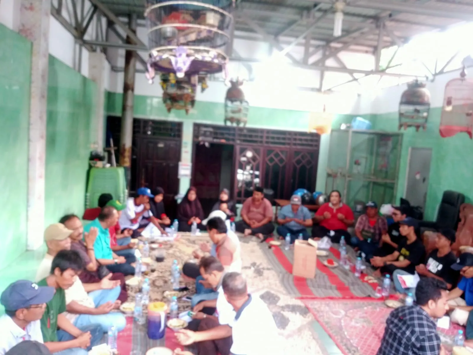 Caleng No1 PDI Cangkruk Ngopi Bareng Bersama Warga Polo Wonokromo Surabaya