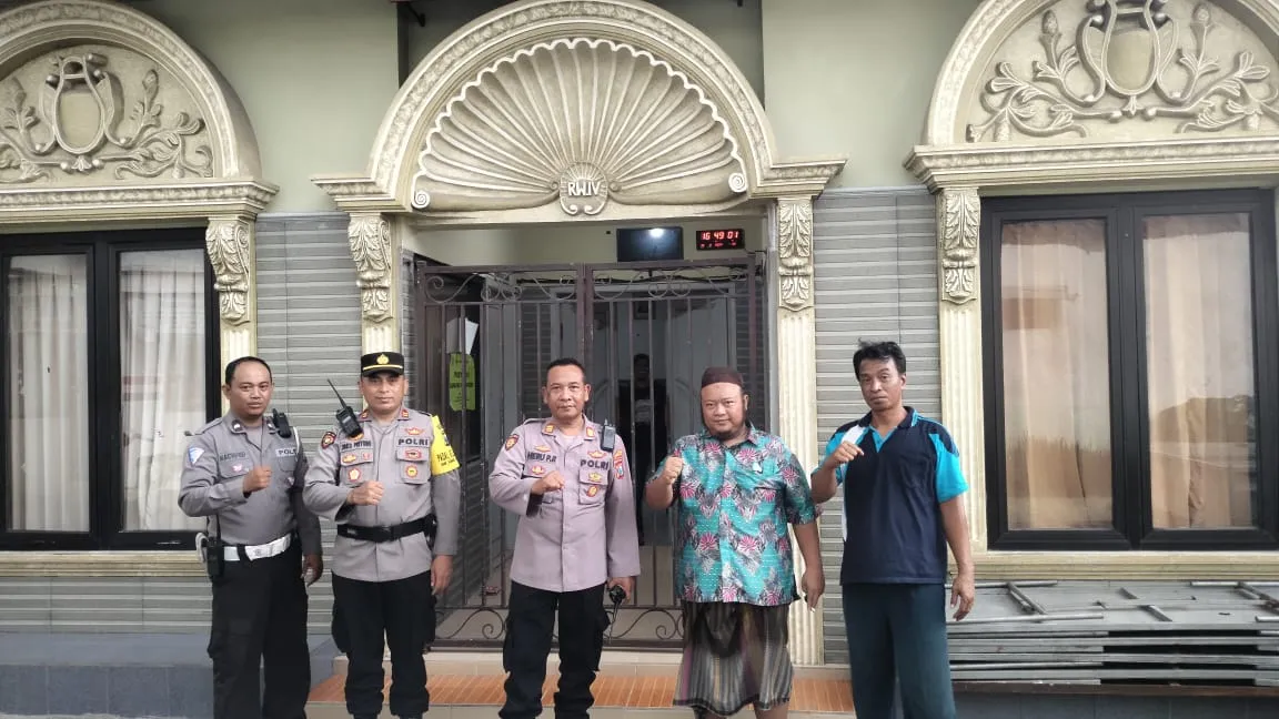 Polsek Benowo Laksanakan Pengawalan dan Pengamanan Logistik Kotak Suara ke Balai RW