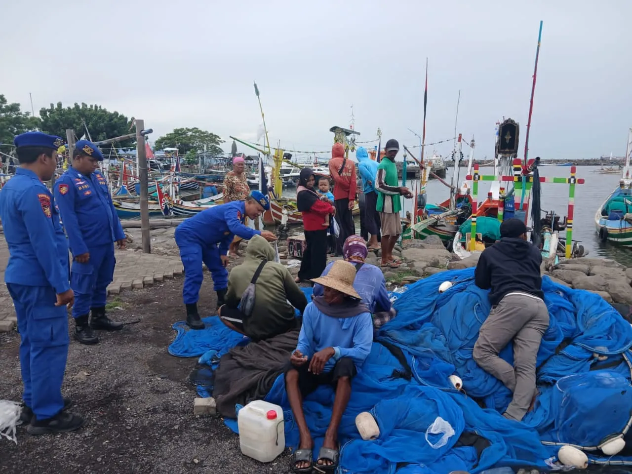 Cegah Laka Laut Satpaolairud Polres Situbondo Himbau Nelayan Tingkatkan Kewaspadaan