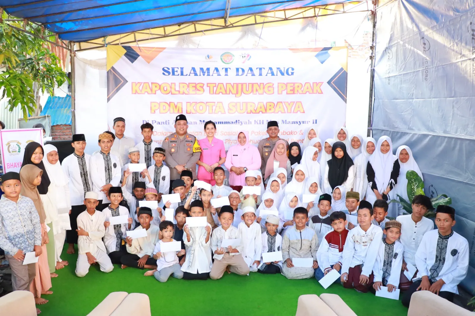 Berbagi Kasih Di Bulan Ramadhan Polres Tanjung Perak Gelar Bansos dan Santuni Anak Yatim