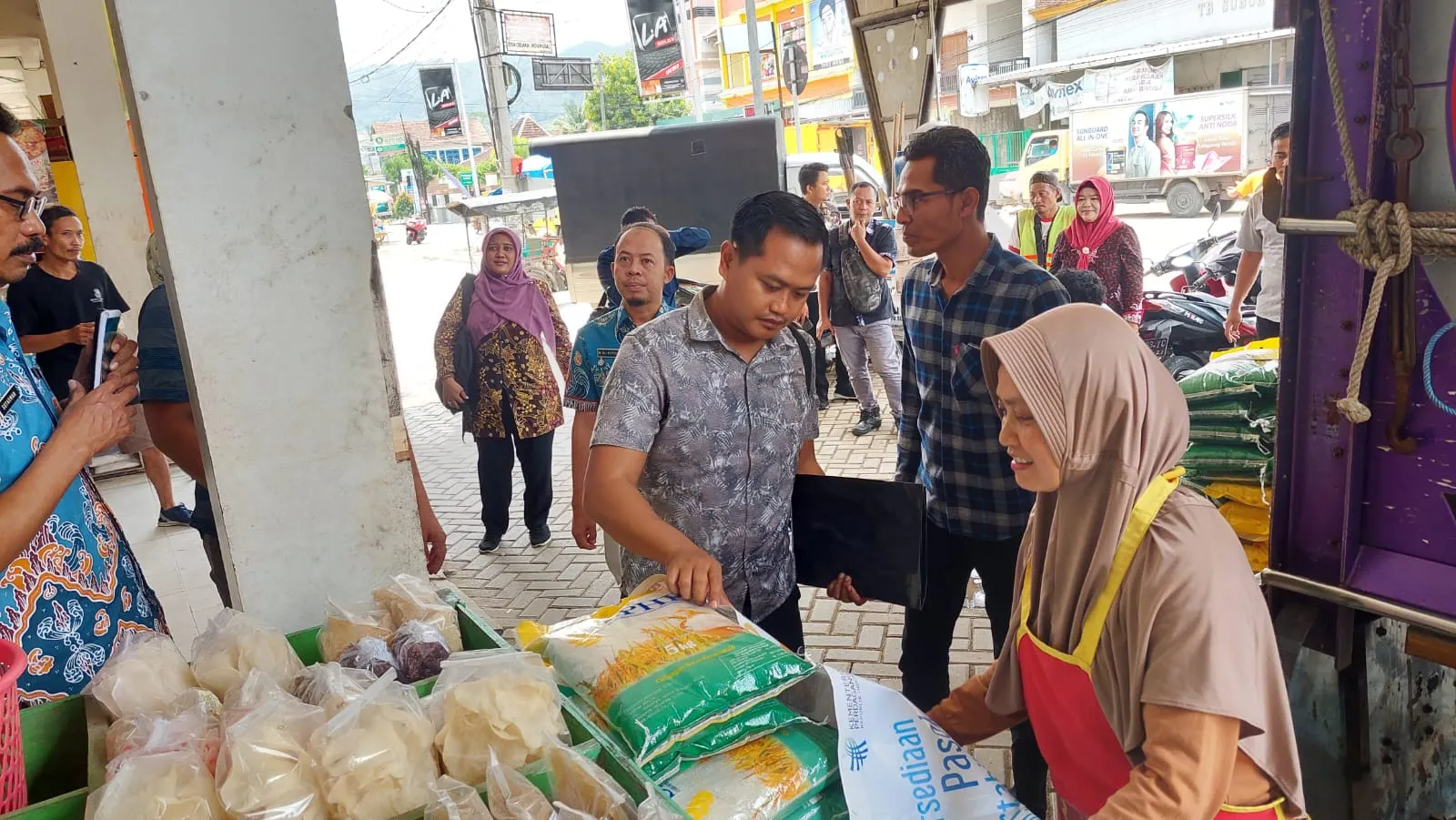 Harga Beras di Pacitan Turun Tim Satgas Pangan Pantau Ketersediaan Bapokting Jelang Lebaran