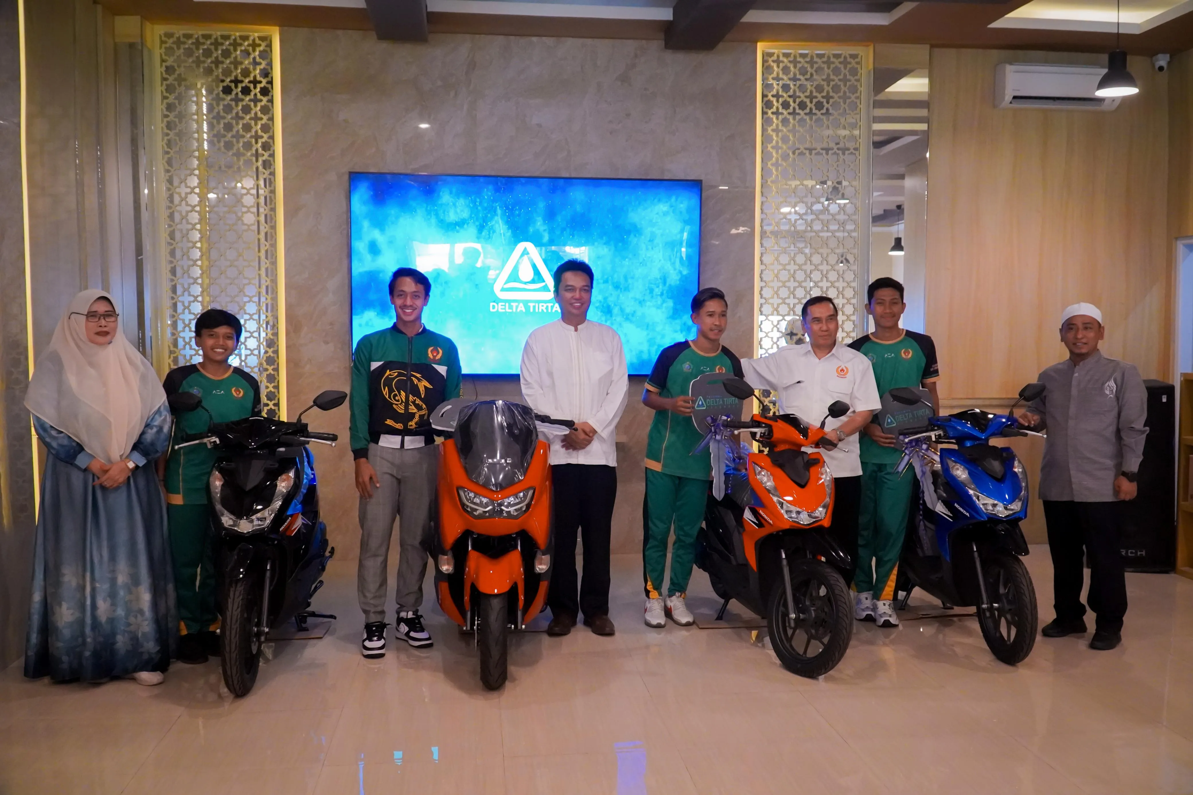 Perumda Delta Tirta Mendukung Atlet Berprestasi Sidoarjo Dengan Memberi Bonus Berupa CSR