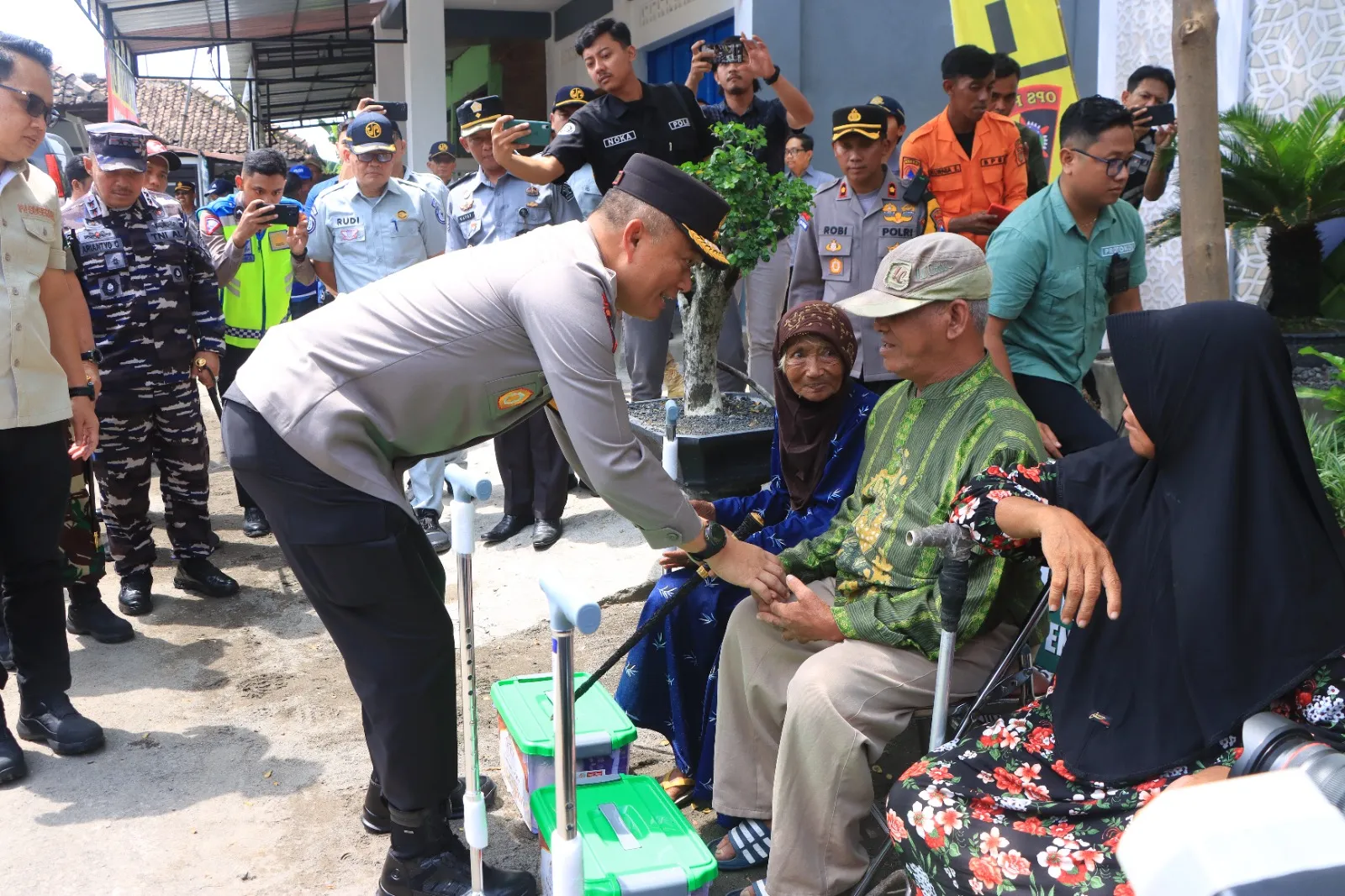 Kapolda Jatim Cek Pospam Lebaran di Ngawi, Pastikan Mudik Ceria Mudik Penuh Makna