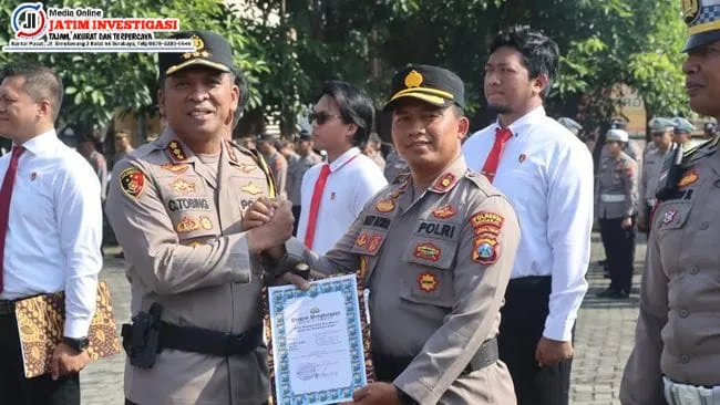Kapolresta Sidoarjo Berikan Penghargaan 73 Anggota, Kapolsek Krian Peraih Juara 1 Pos PAM Terbaik