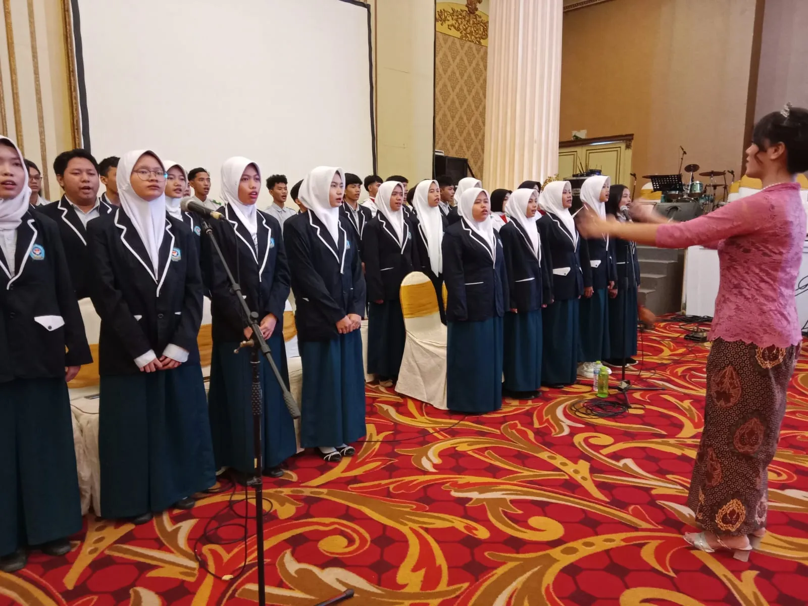 Purna Siswa SMK Dharma Bahari Tahun 2023/2024 di Gedung Zhang Palace di Jalan Lontar Surabaya