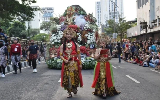 Hari Jadi Kota Surabaya ke-731 Tahun Menggelar Parade Mobil Hias dan Pawai Budaya Surabaya Vaganza 2024