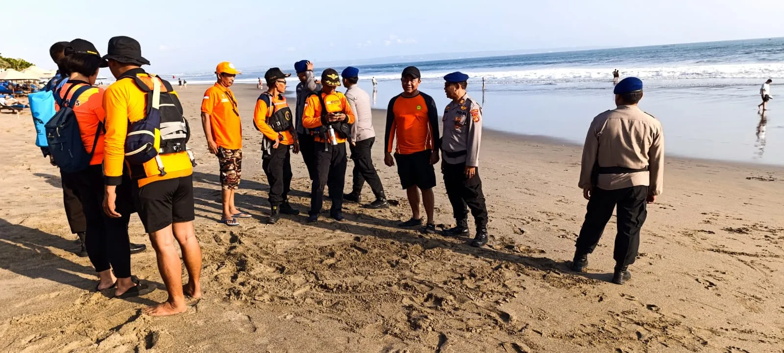 Pencarian Korban Terseret Arus Pantai Batu Belig Terus Dilakukan Oleh Tim Gabungan