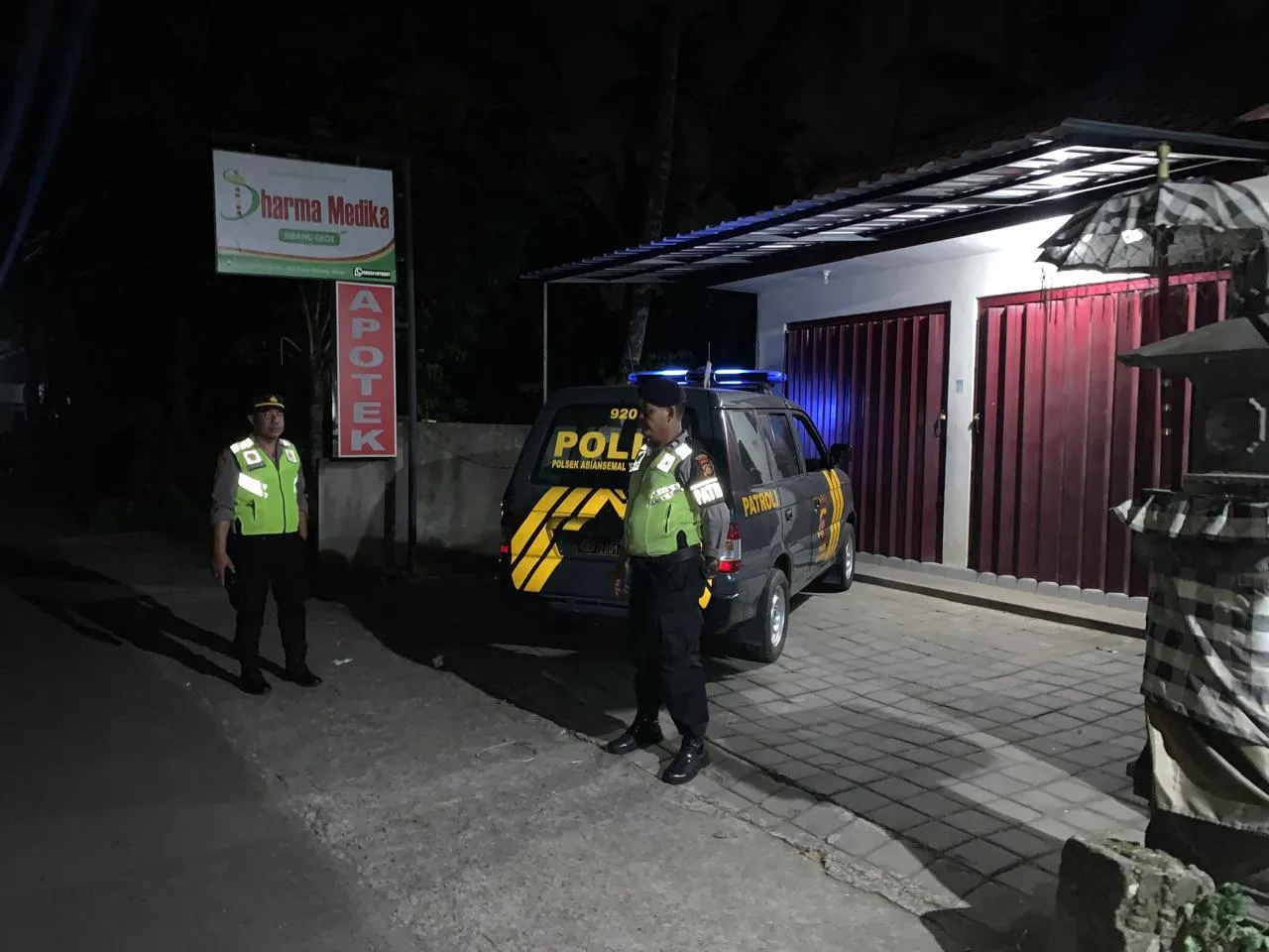 Berikan Rasa Aman Warga, Blue Light Patrol Polsek Abiansemal Sasar Pemukiman Penduduk