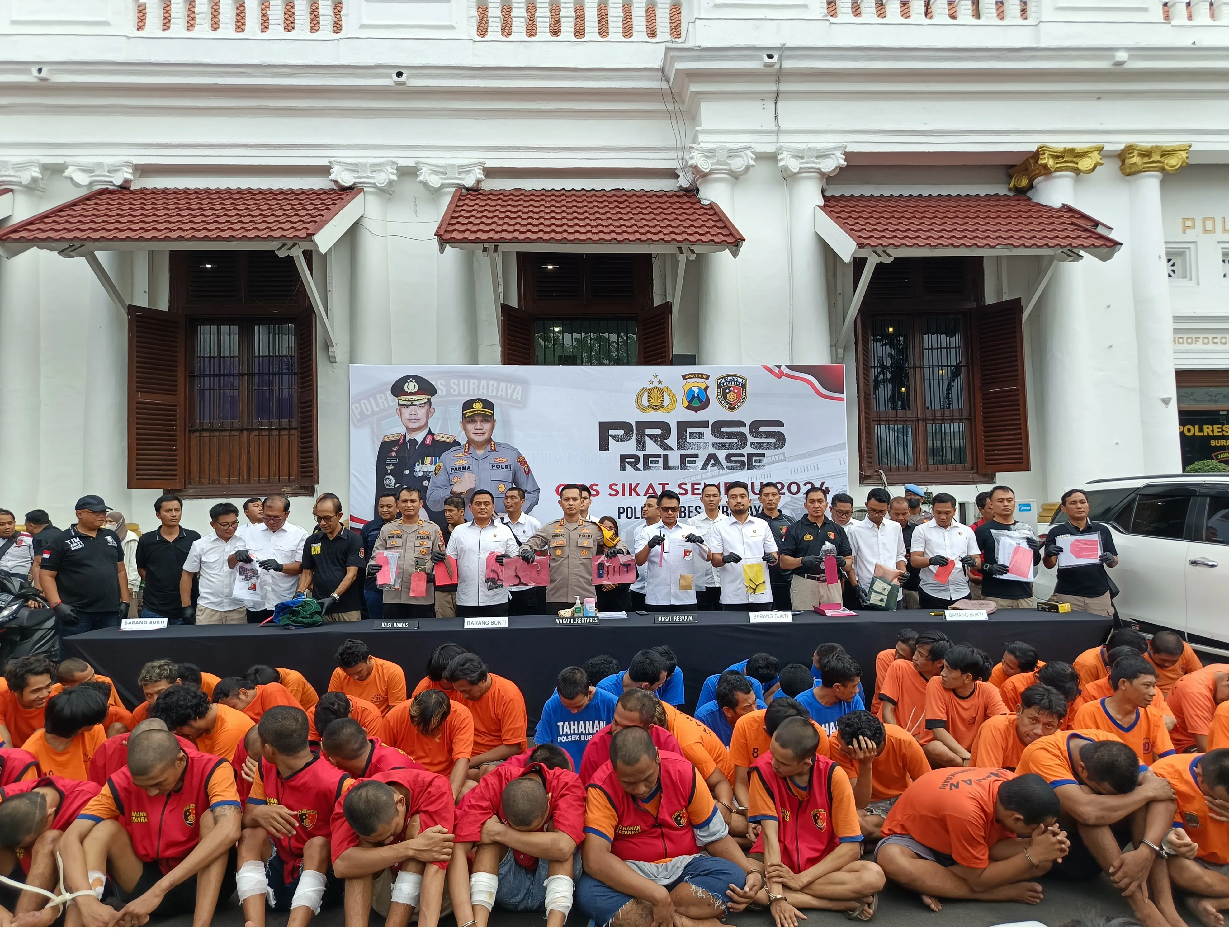 Operasi Sikat Semeru 2024 Polrestabes Surabaya Berhasil Ungkap 405 Kasus Amankan 243 Tersangka