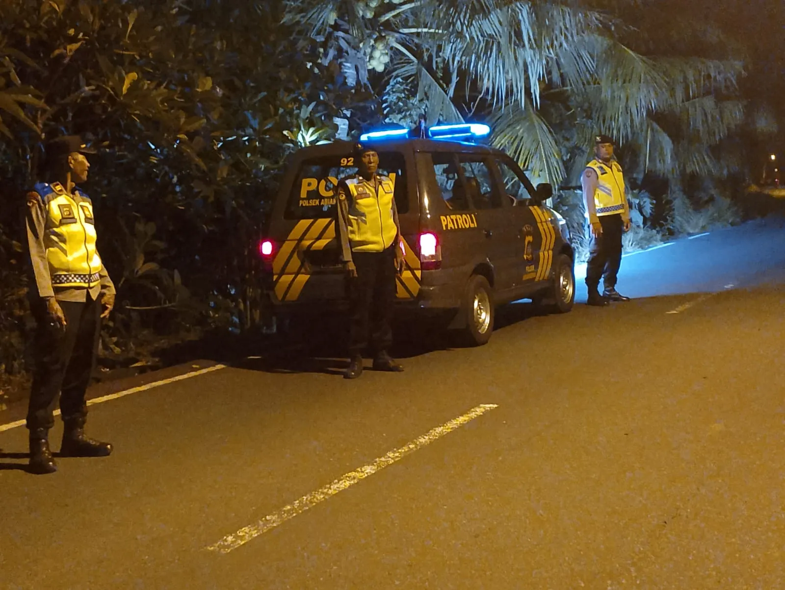 Jaga Keselamatan Pengguna Jalan, Polsek Abiansemal Intensifkan Patroli Biru Jalur Rawan