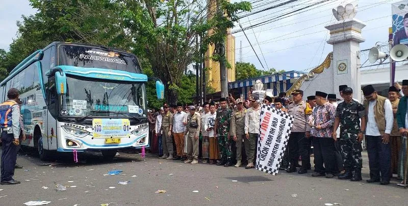 Antisipasi Gangguan Kamtibmas, Jelang Pemberangkatan 653 Calon Jamaah Haji polres Bangkalan Memaksimalkan Pengamanan