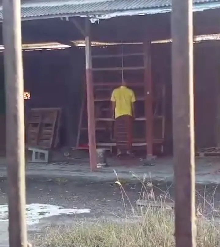 Pria Alami Depresi Bunuh Diri Tergantung di Bangunan Kosong