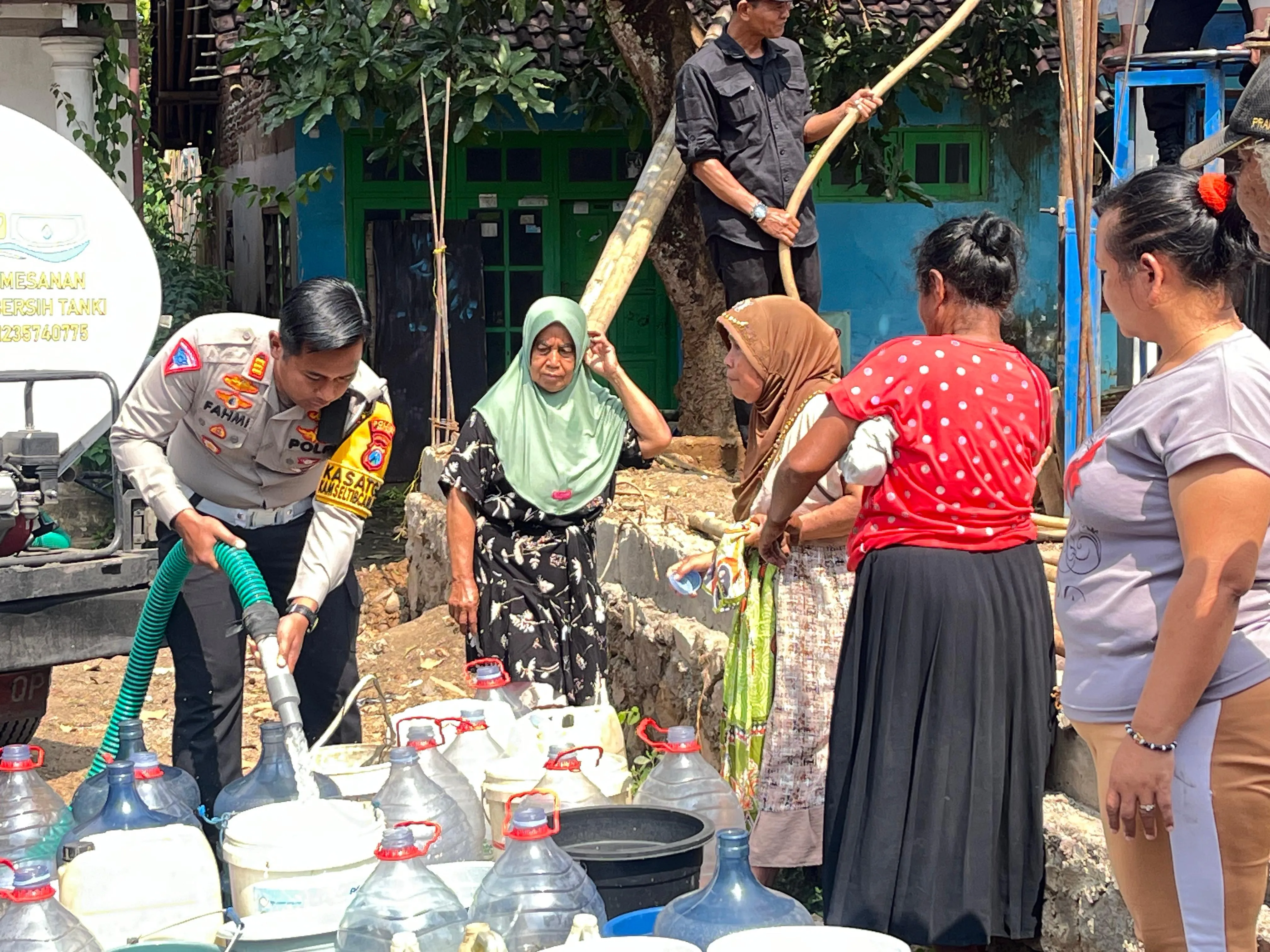 Kado Hari Bhayangkara ke-78 Polres Jember Bangun Sumur Bor Bantu 125 KK Warga Atasi Dampak Kekeringan