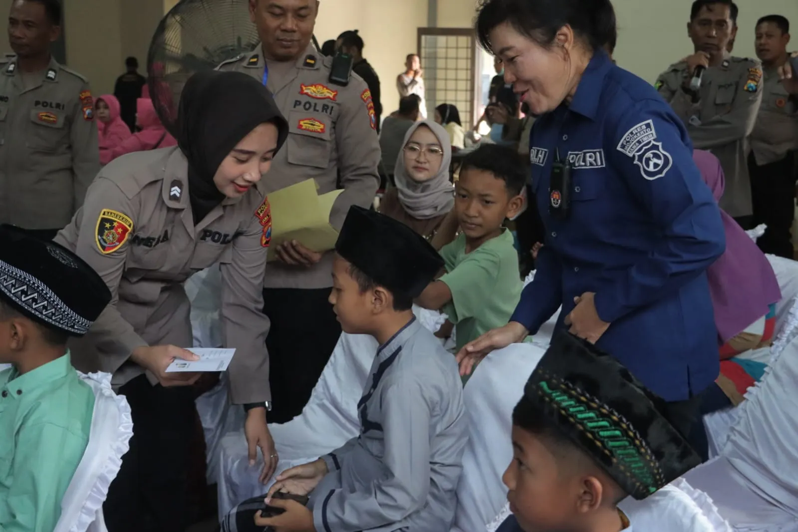 Sambut Hari Bhayangkara ke–78, Polwan Polres Mojokerto Gelar Bakti Kesehatan