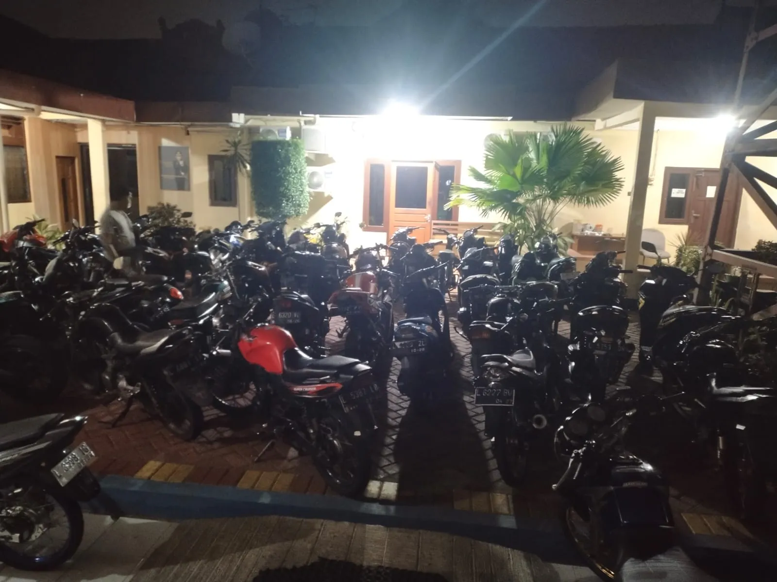 Polsek Wonocolo Amankan 30 Motor Balap Liar