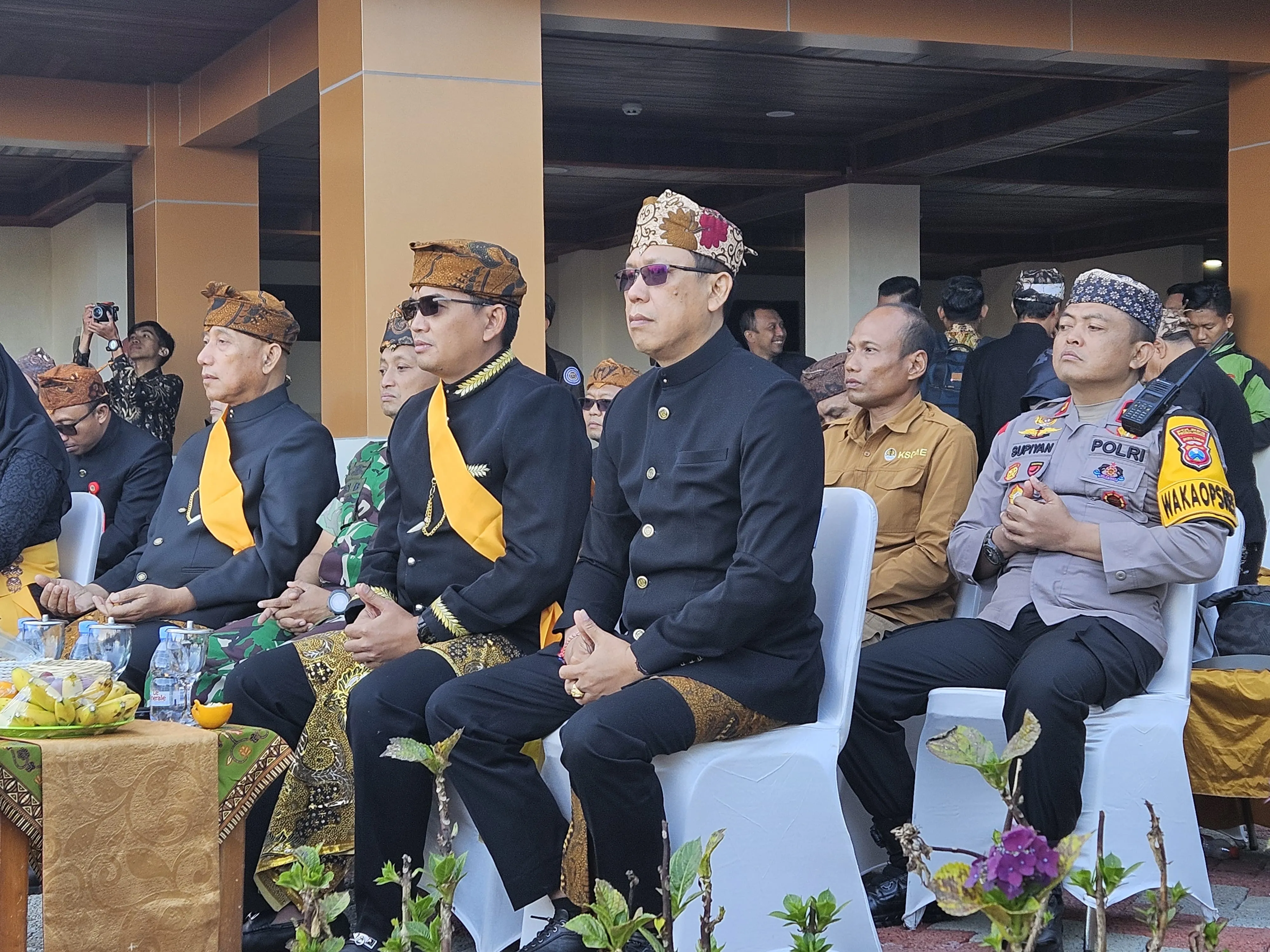 Kapolres Probolinggo Dikukuhkan Sebagai Warga Kehormatan Suku Tengger