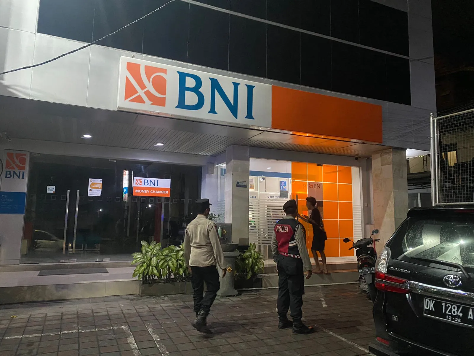 Pawas Ipda Sugita Pimpin Blue Light Patrol Antisipasi Skimming di lokasi ATM Jalan Canggu