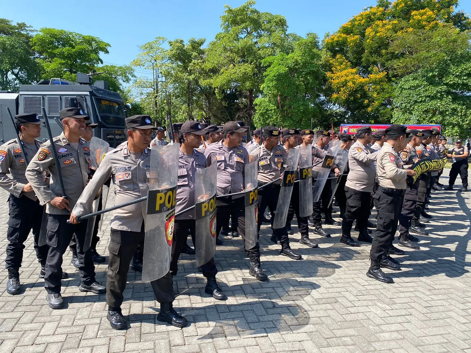 Polres Nganjuk Gelar Latihan Dalmas Gabungan Personel Polres dan Polsek, Disiapkan untuk Pilkada Serentak 2024