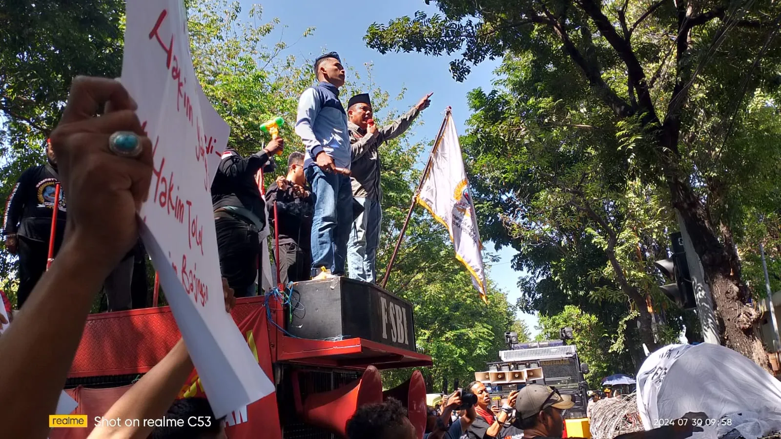 Diberi Pertanyaan Dari AMI Ketua Pengadilan Negeri Surabaya Tak Mampu Berkutik