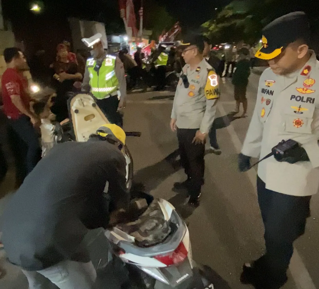 52 Pelanggar 18 Motor Tanpa STNK Terjaring Operasi Kejahatan Malam Yang Dipimpin Kapolsek Simokerto