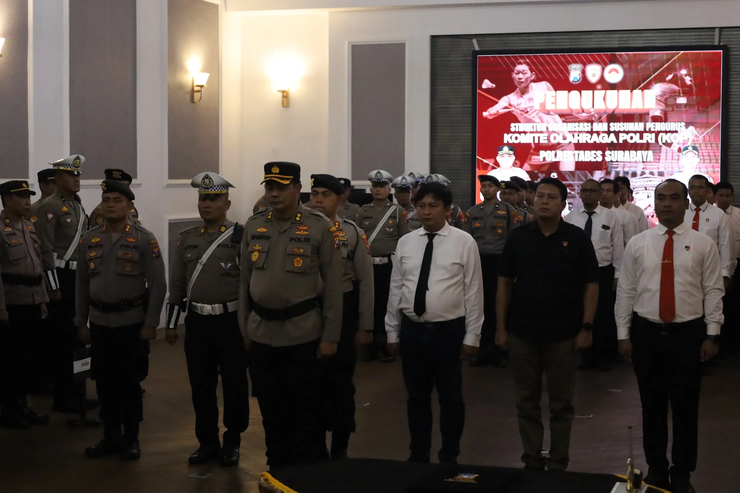 Kapolrestabes Resmi Kukuhkan Komite Olahraga Polri Tingkat Polrestabes Surabaya