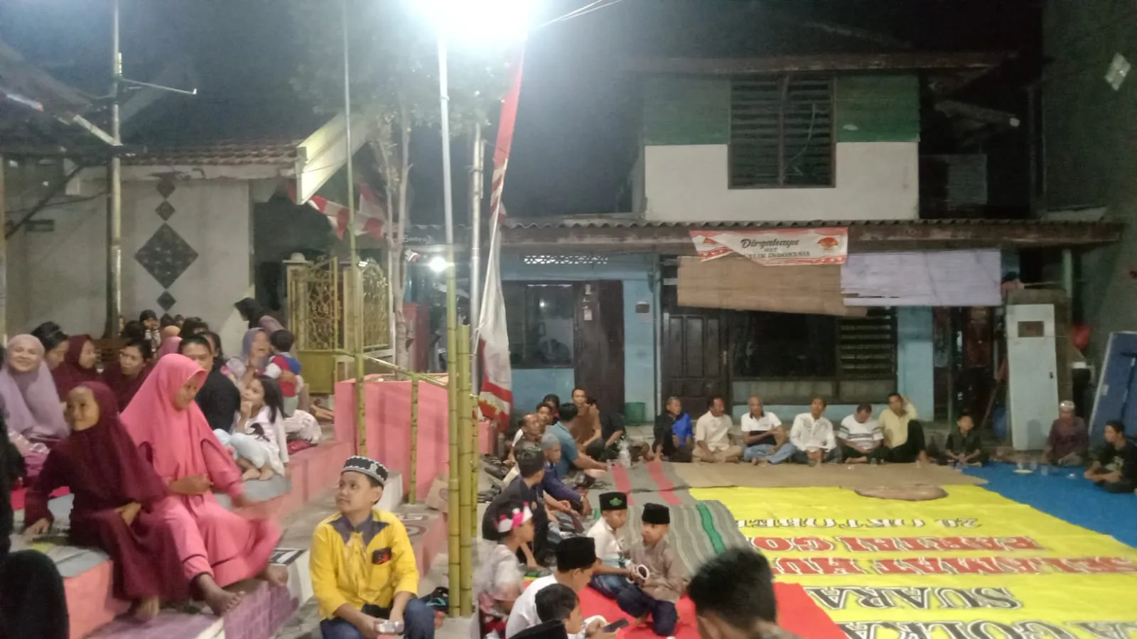 Warga Banyu Urip Wetan Meriahkan di Malam Tasyakuran di Hari 17 Agustus Ke -79