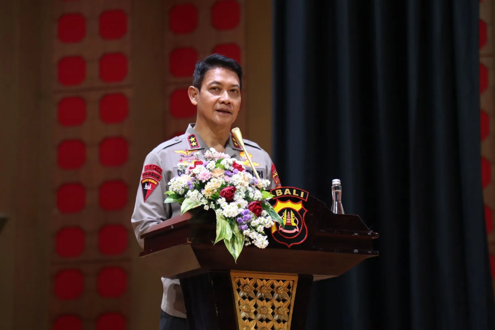 Jelang Pilkada 2024, Kapolda Bali Beri Pembekalan Kepada Bhabinkamtibmas
