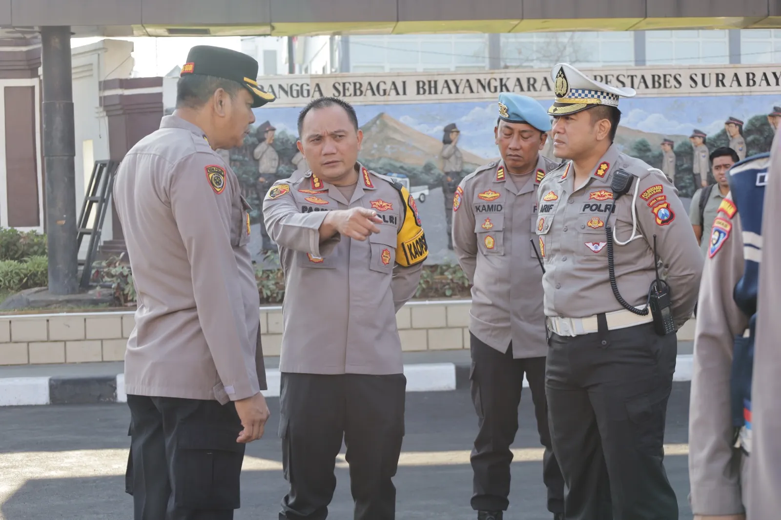 Polrestabes Surabaya Siagakan Personel untuk Pengamanan Tahapan Pendaftaran Pilkada 2024