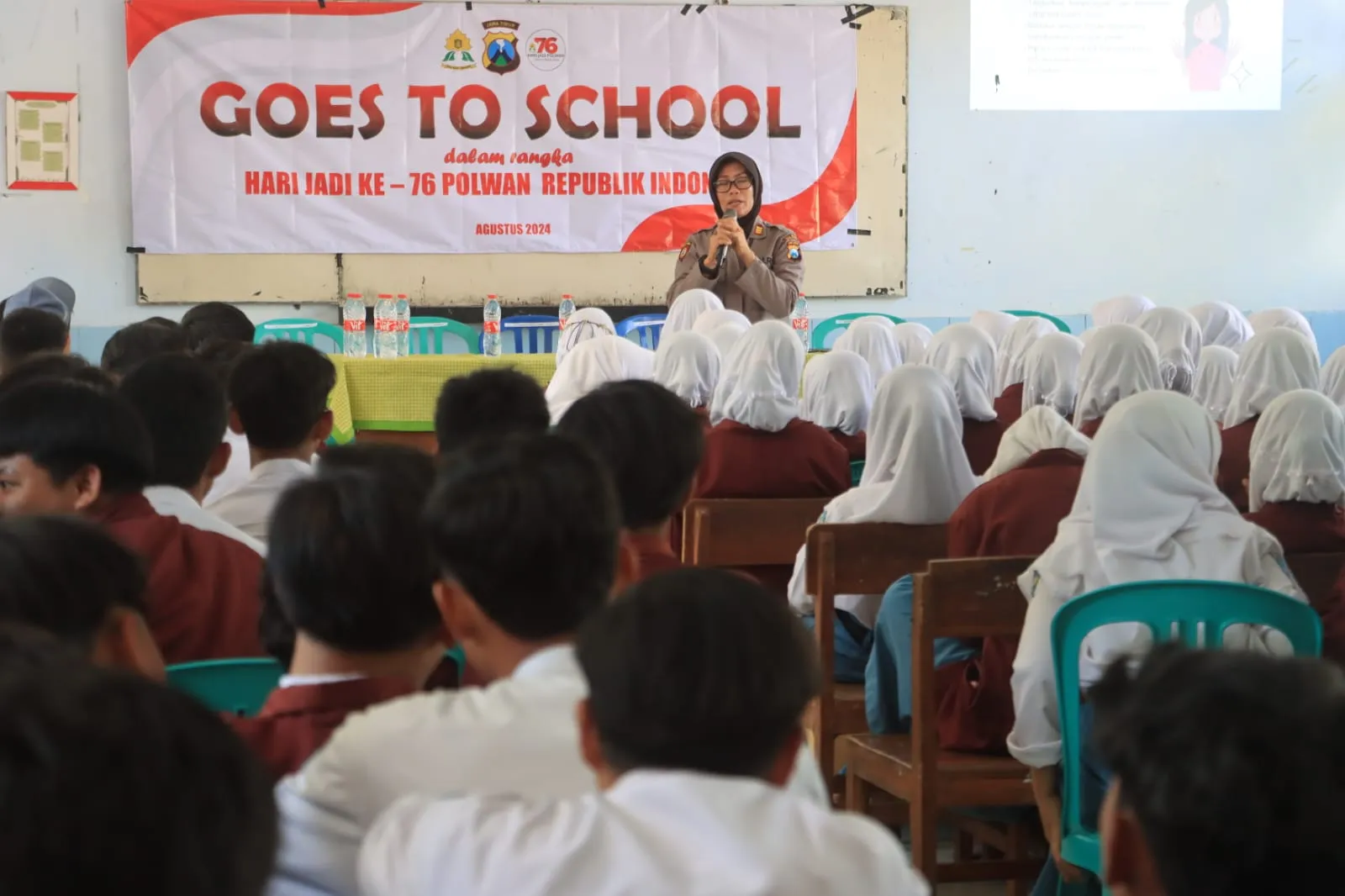Polwan Edukasi Pelajar di Probolinggo Dorong Wujudkan Generasi Muda Bermartabat