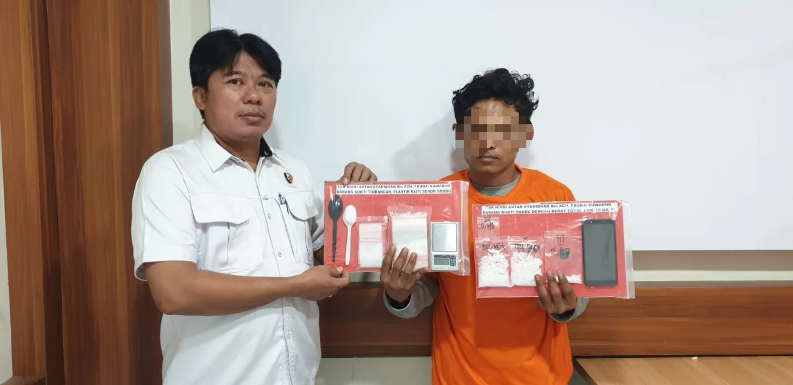 Satresnarkoba Polres Pelabuhan Tanjung Perak Ungkap Peredaran Narkotika Jenis Shabu dan Pil Ekstasi