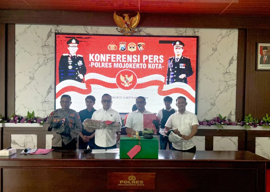 Polisi Amankan Dukun Asal Kota Mojokerto Mengaku Bisa Gandakan Uang Gaib