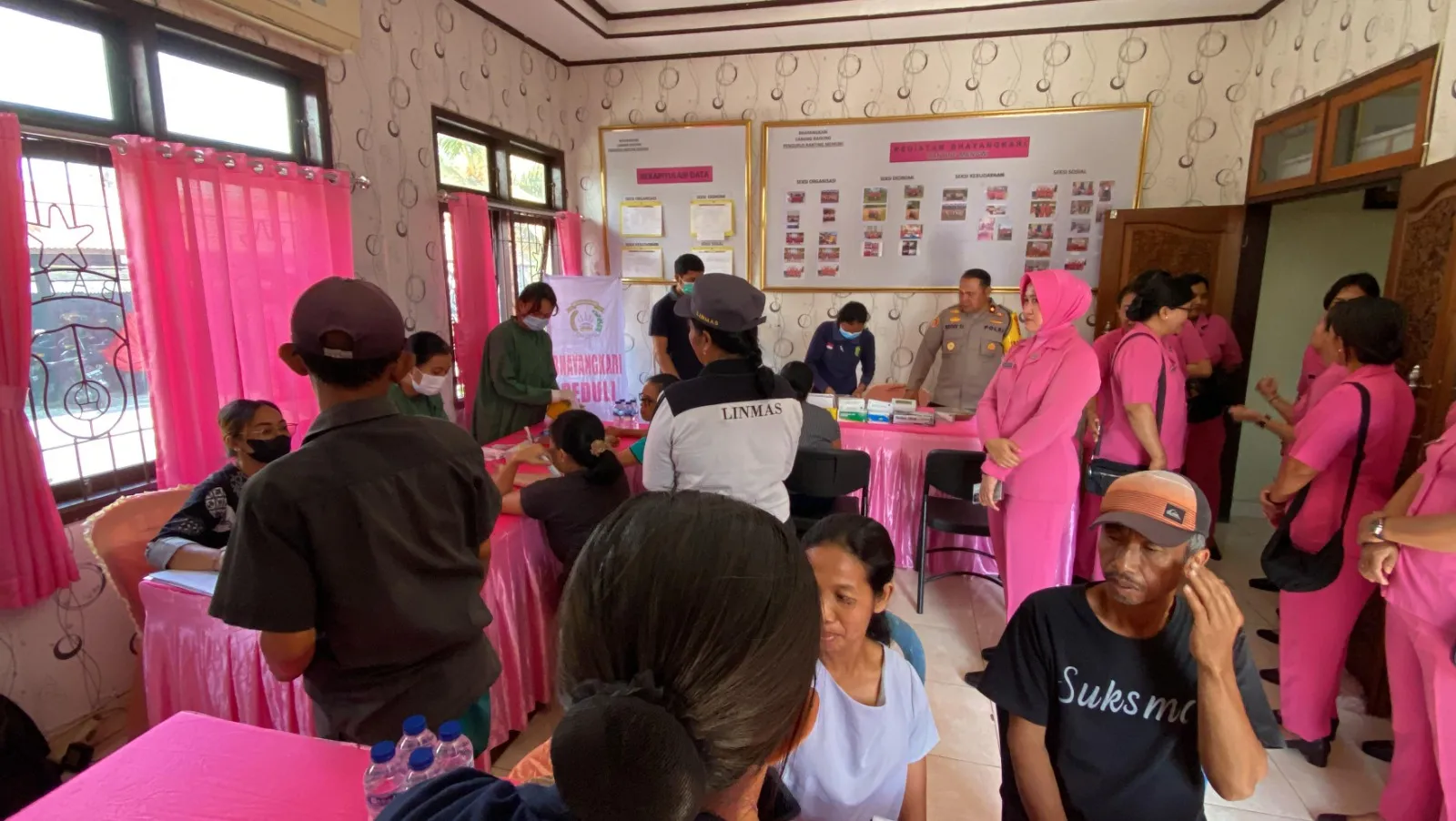 Sambut HKGB - 72 Bhayangkari Cabang Badung Adakan Bhakti Sosial dan Bakti Kesehatan