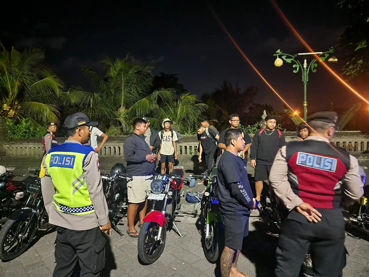 Secara Rutin Polsek Mengwi Laksanakan Kegiatan Atensi Malam Minggu