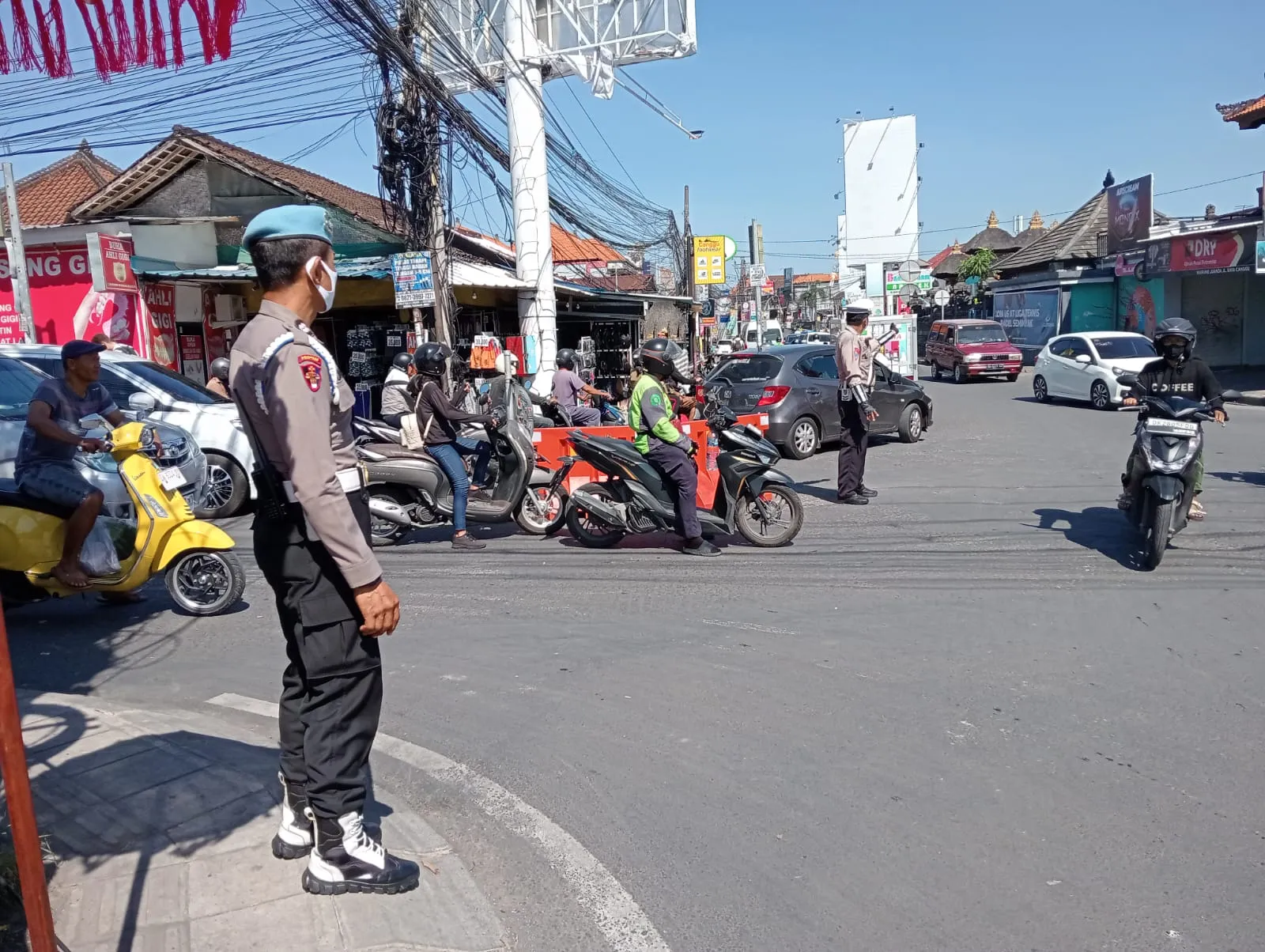 Tingkatkan Pelayanan Kanit Propam Polsek Kuta Utara Lakukan Waskat PH Sore