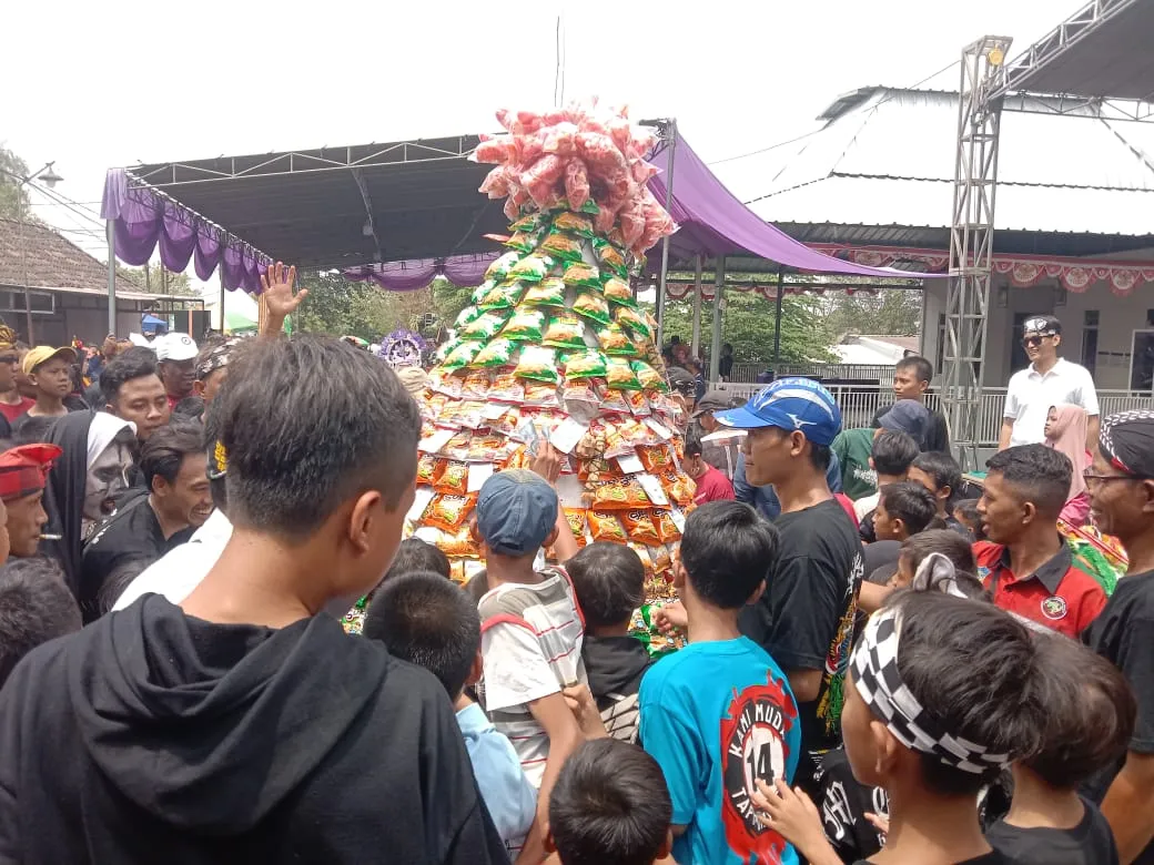 Dusun Petal Telah Menggelar Acara Sedekah Bumi di Balai Dusun Petal Kelurahan Domas