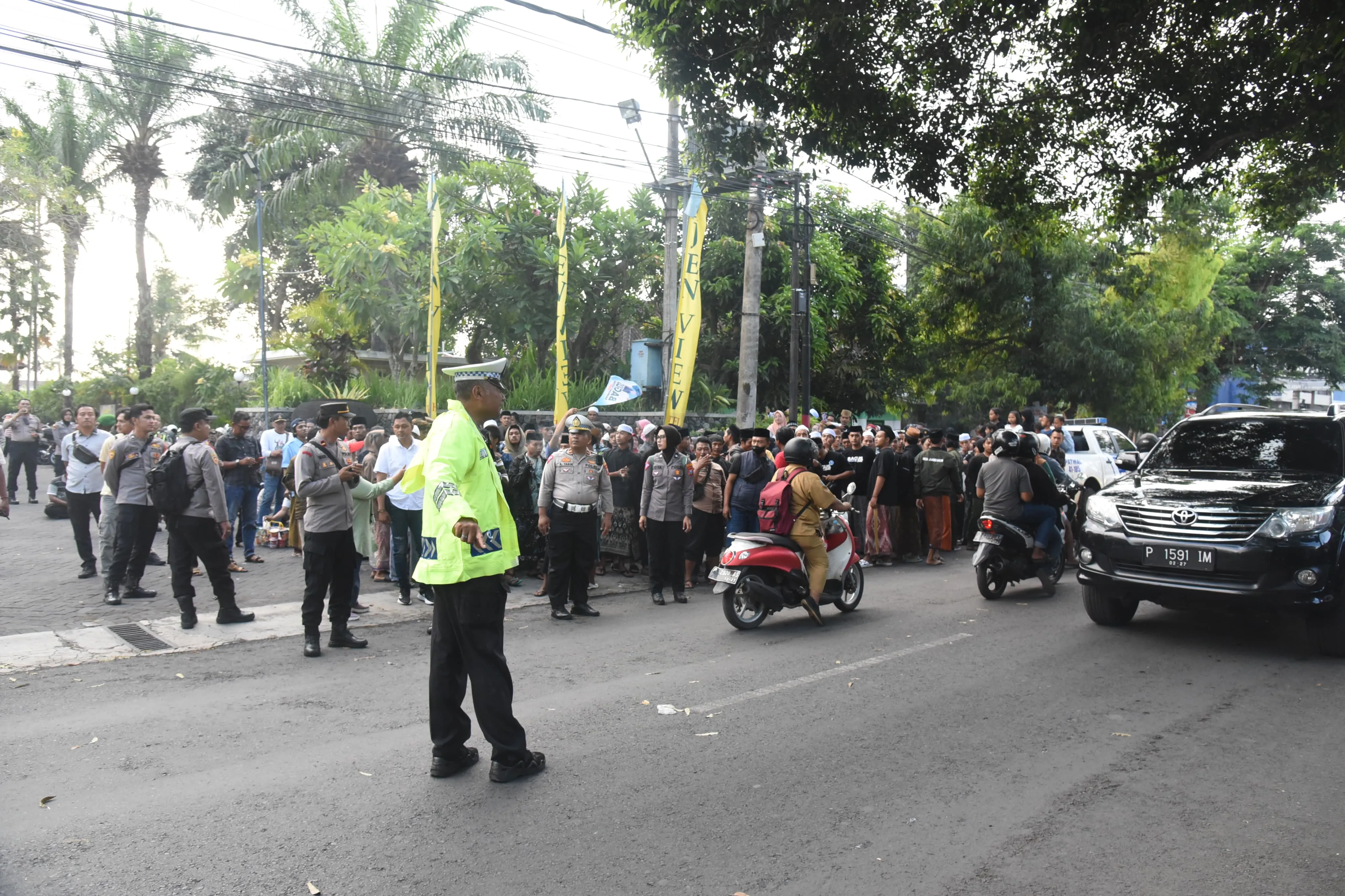 Polres Bondwooso Laksanakan Pengamanan Dalam Rangka Deklarasi Damai Pilkada di Hotel Ijen View
