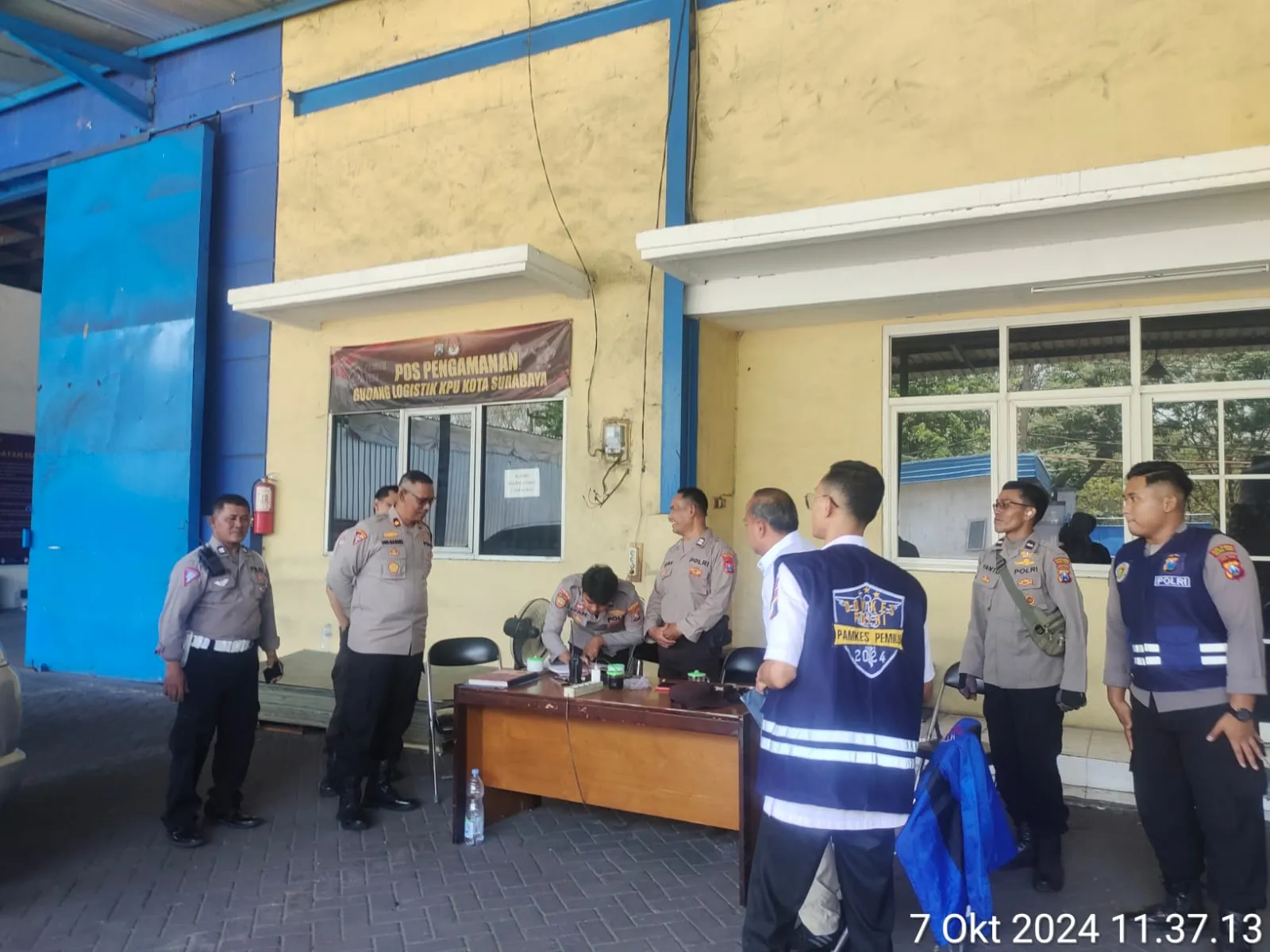 Polres Pelabuhan Tanjung Perak Tingkatkan Pengamanan Gudang KPU Pilkada 2024