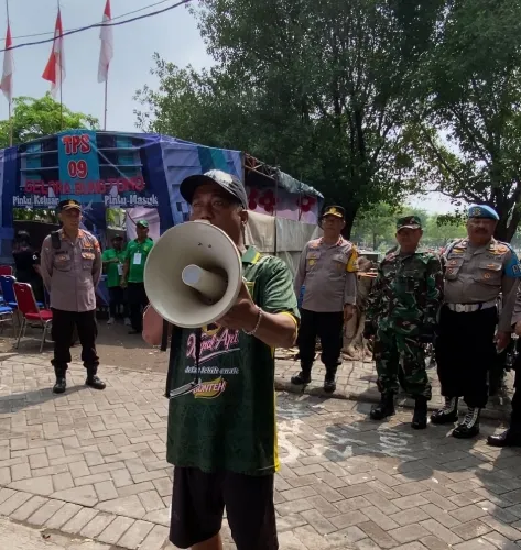 Kapolsek Simokerto Cek TPS Stadion Gelora Bung Tomo di Simokerto Tebasan