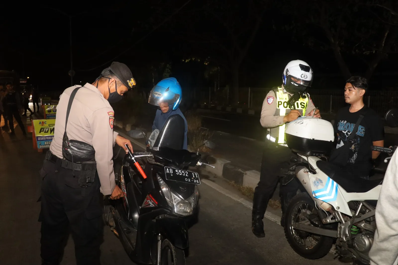 Polres Pelabuhan Tanjung Perak Intensifkan Patroli Malam, Jamin Keamanan Jelang Pilkada 2024