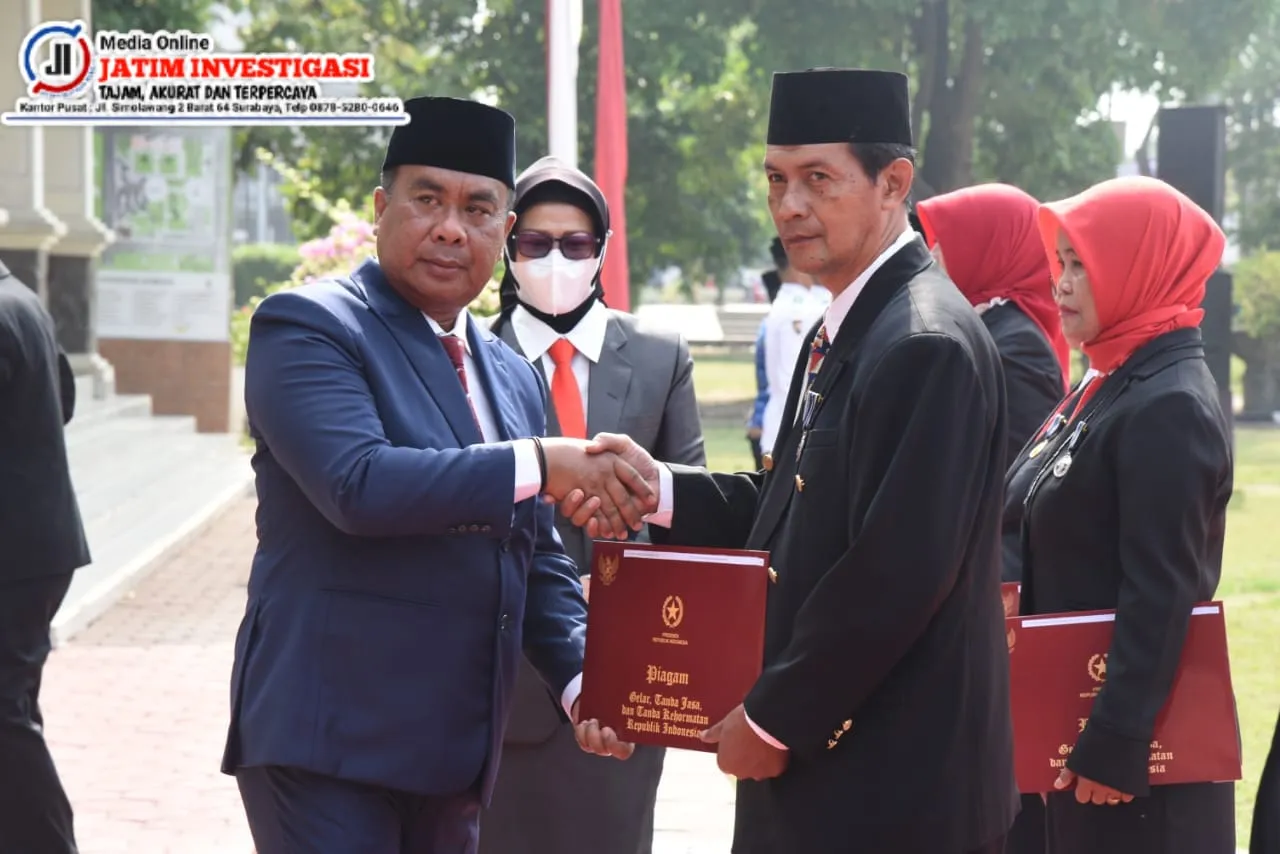 Hari Pahlawan, PNS Sidoarjo Terima Tanda Kehormatan Satyalencana Karya Satya Dari Presiden RI