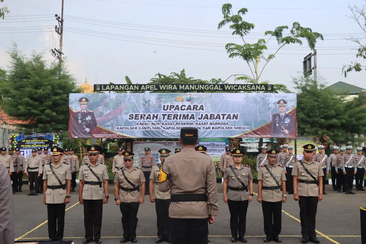Kapolres Sampang Pimpin Sertijab PJU Polres Sampang Dan 3 Kapolsek Jajaran