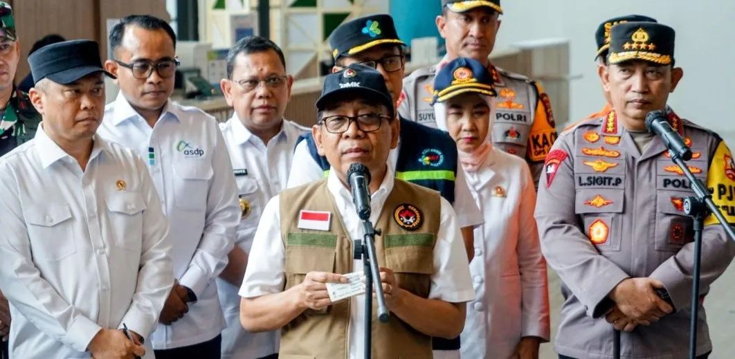 Menko PMK Bersama Kapolri Tinjau Pelabuhan Merak, Pastikan Aman dan Kondusif Kesiapan Pelayanan Masyarakat Selama Nataru