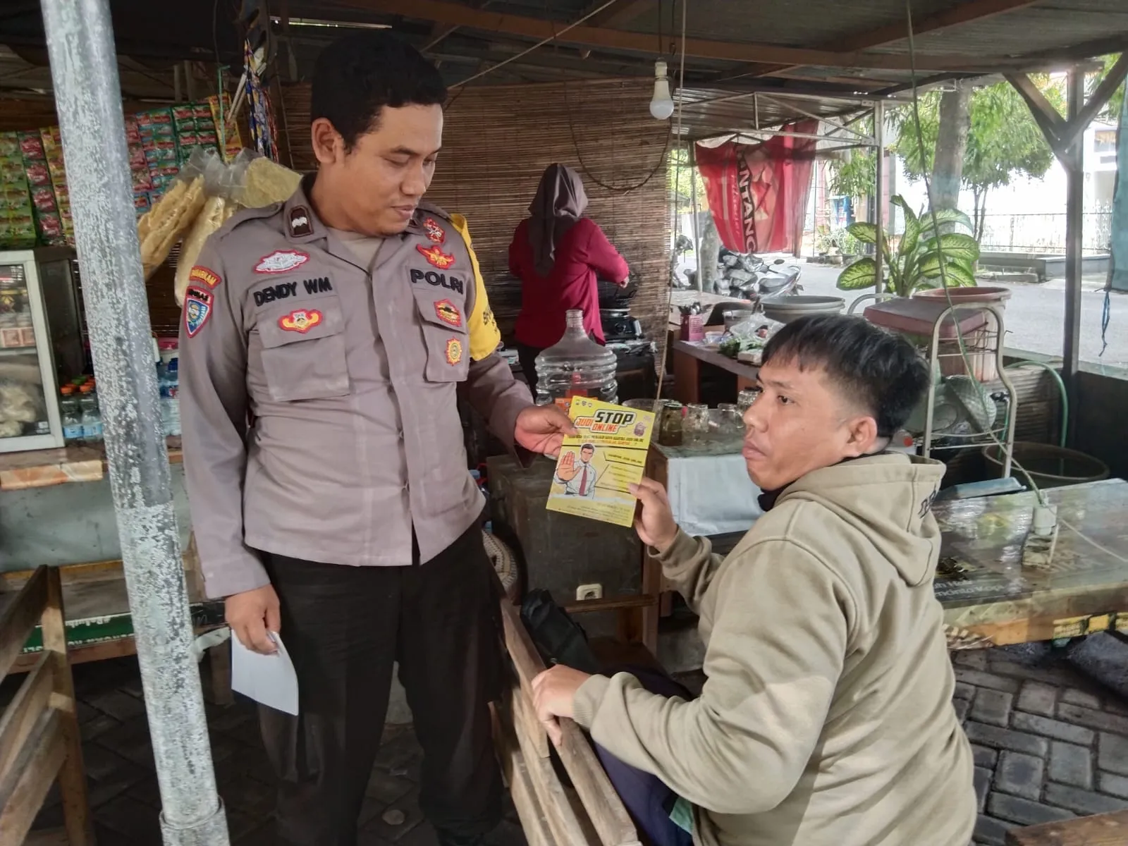 Melalui Bhabinkamtibmas, Polres Nganjuk Gencarkan Edukasi Bahaya Judi Online hingga ke Pelosok Desa