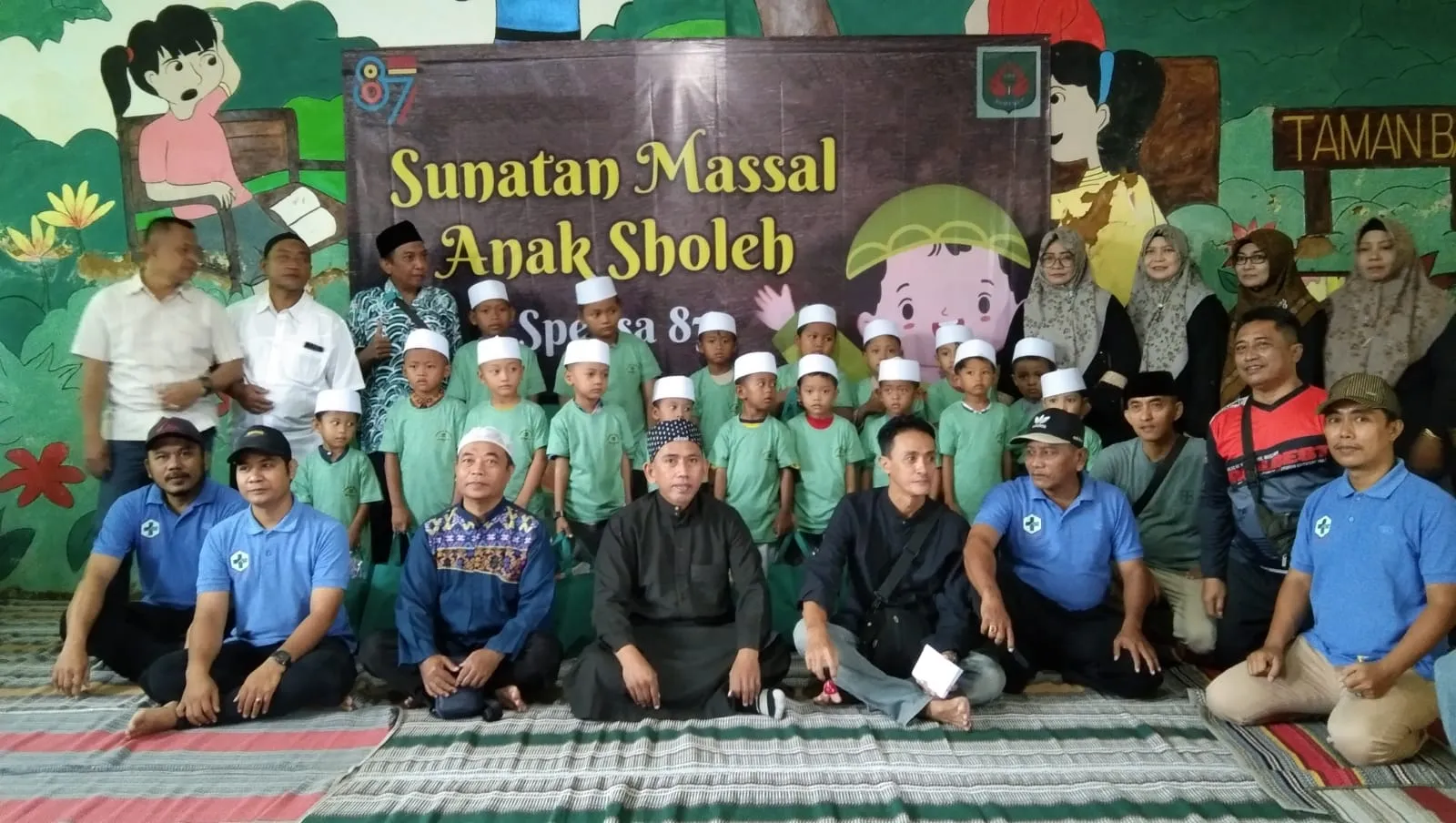 Alumni SMPN 1 Sumenep Angkatan 1987 Gelar Sunatan Massal untuk Anak Yatim dan Dhuafa
